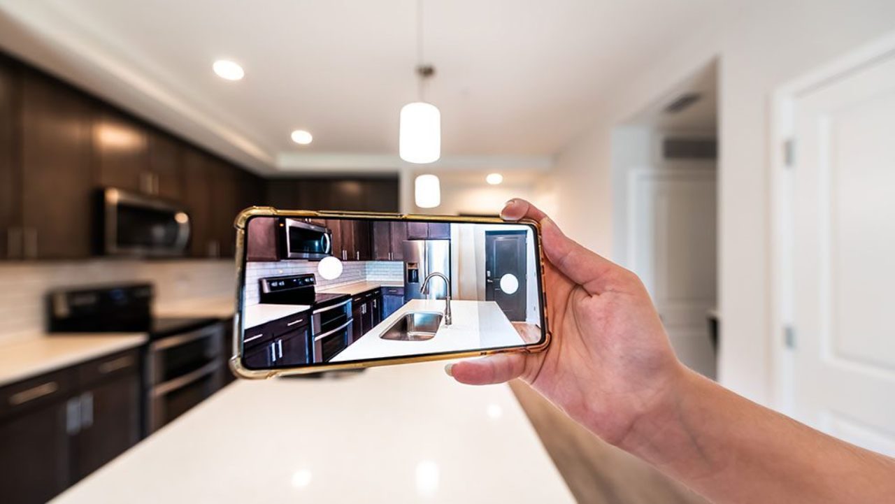 Virtual Tours and Interactive Features That Close Deals
